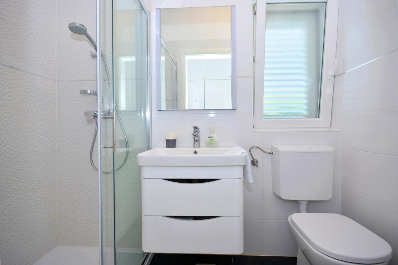 Seas The Day Apartments Podstrana Exterior foto