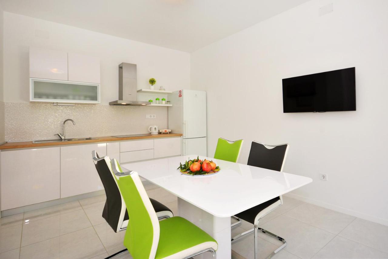 Seas The Day Apartments Podstrana Exterior foto