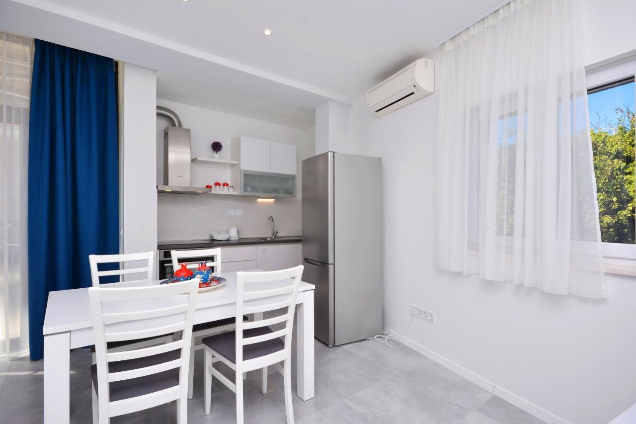 Seas The Day Apartments Podstrana Exterior foto
