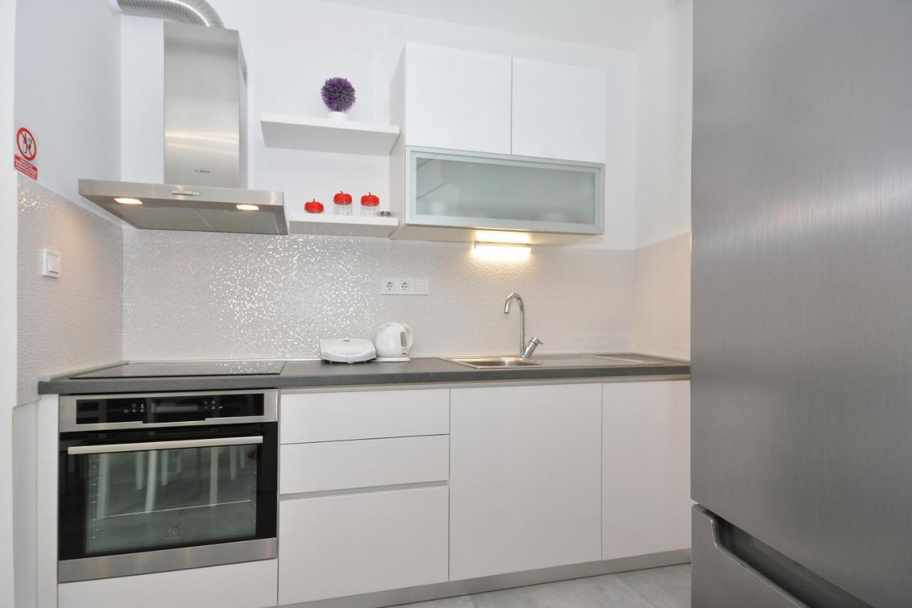 Seas The Day Apartments Podstrana Exterior foto